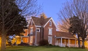 Bevington-mansion-in-yellow-light-1